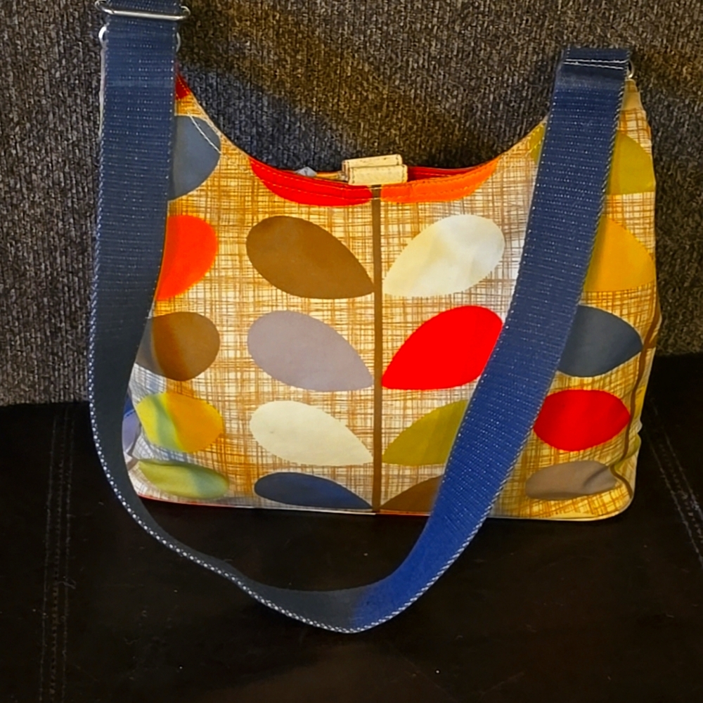 SOLD. Orla Kiely Classic Multi Stem Midi Crossbody Etc Swing Bag Coated Cotton